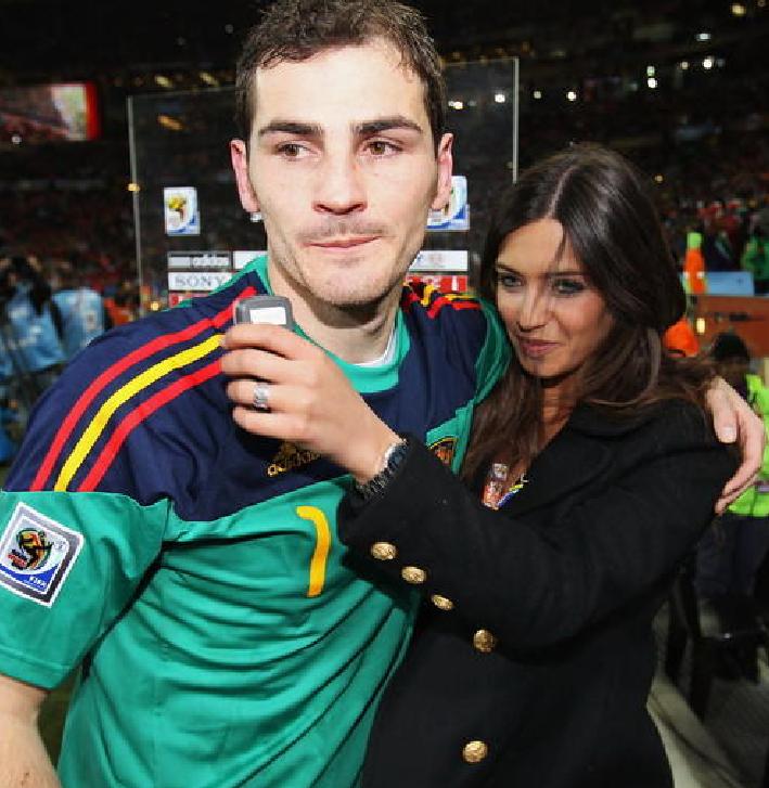 卡西利亚斯与妻子的故事,卡西利亚斯携娇妻亮相