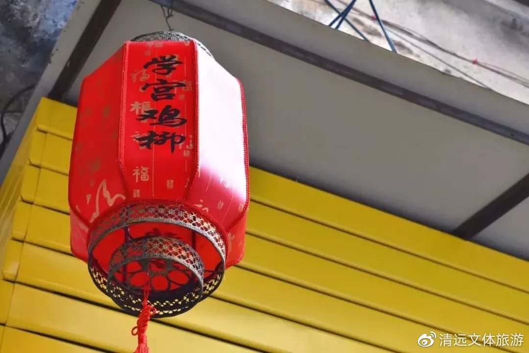 这些在学校周边开了十几年的小吃店，陪伴了多少人的青葱岁月！