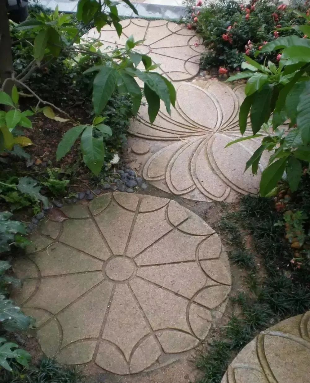 庭院花园石材地板铺设效果,私家庭院最流行的4大铺装方式