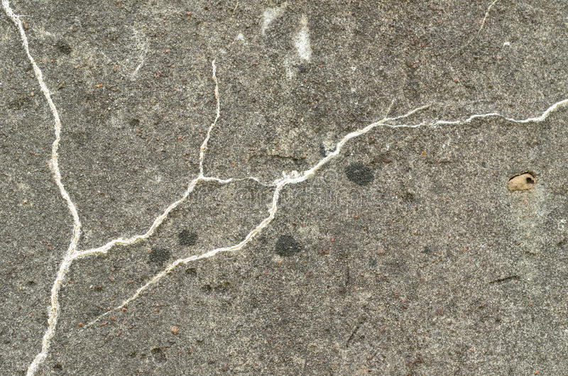 混凝土楼板出现裂缝的原因是什么,钢筋混凝土楼板裂缝是什么原因