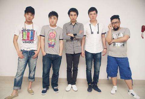 日本喜剧王志村健确诊新冠。天生多情,60岁时还和前AV*优女**传绯闻