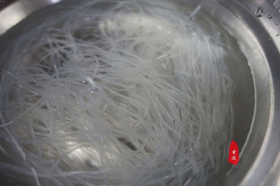 老两口三天的正午饭，荤素合理搭配，吃着顺口不觉单调