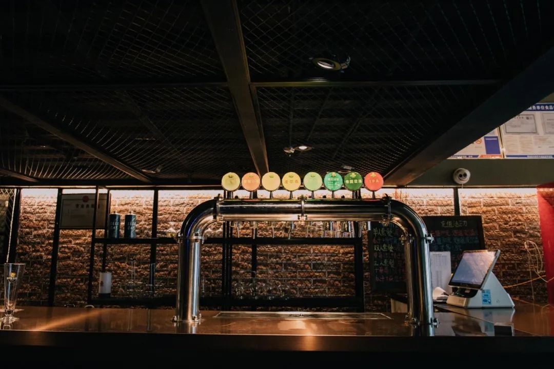 失眠企鹅精酿酒馆中原万达店,精酿酒馆万达金街店