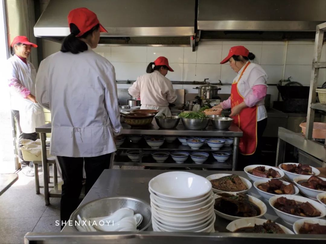 探访5家人气爆棚的小店,我竟然差点被人打了,感觉自己好委屈!