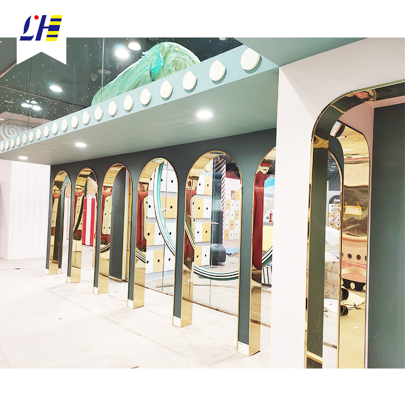 现代时髦装饰材料，不锈钢香槟金门框，人人都夸太有档次了