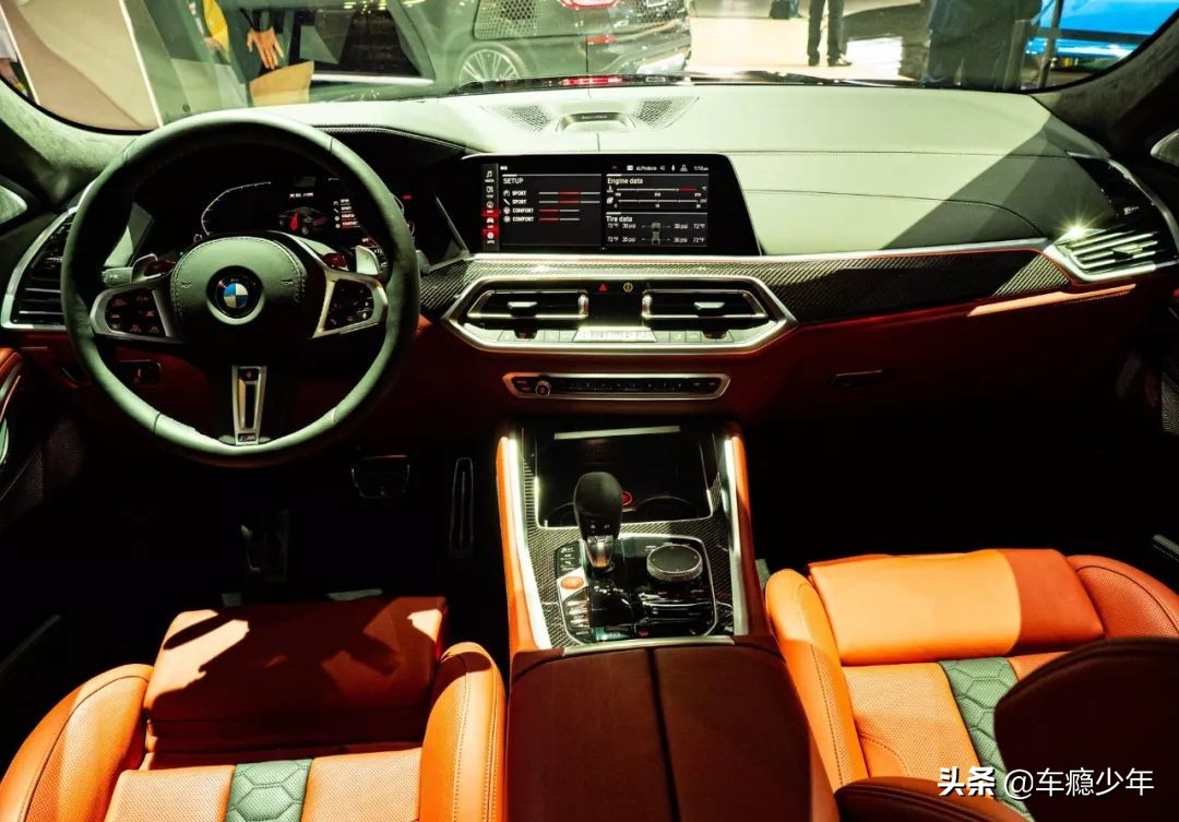 奥迪rsq8和宝马x6加速测试,奥迪rsq8和宝马x6m奔驰gleamg比赛