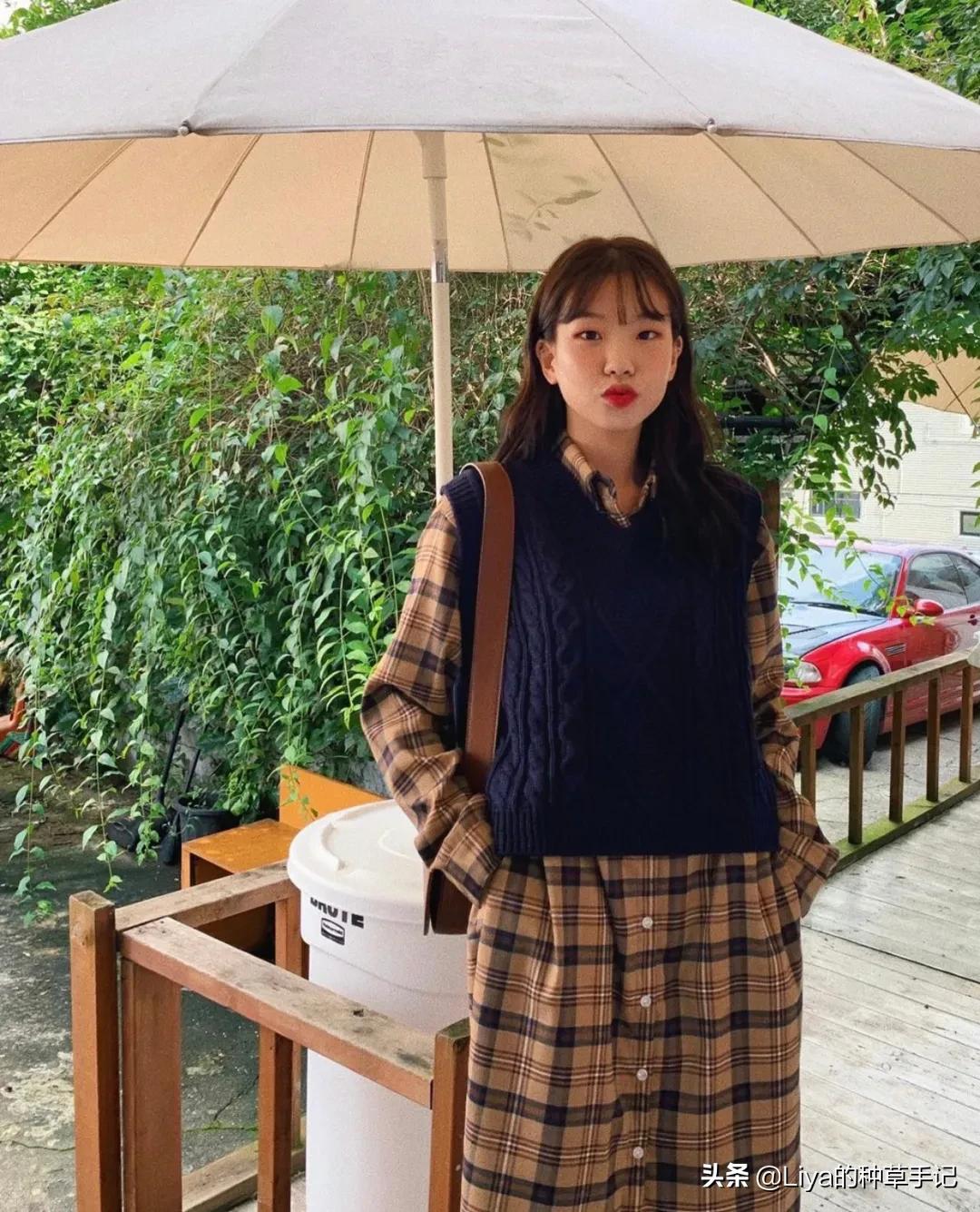 毛衣衬衫的多种穿法,男士假两件衬衫毛衣怎么搭配