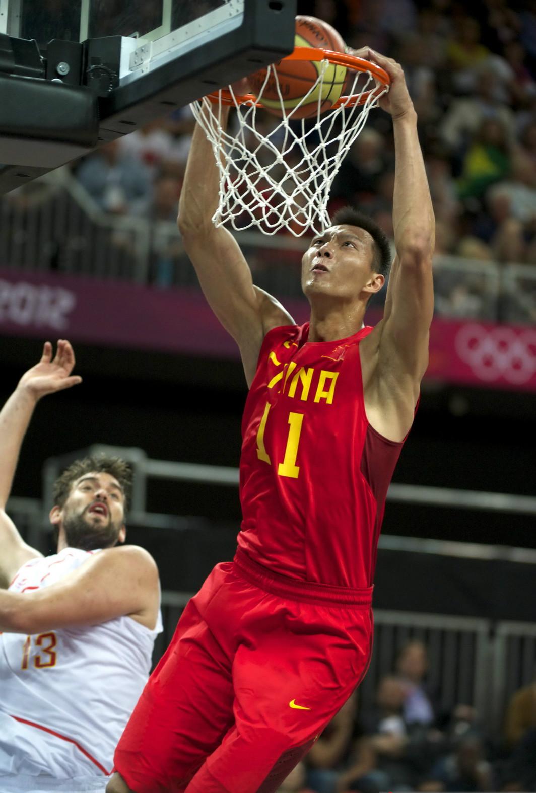 范志毅吐槽周琦,周琦郭艾伦回应范志毅