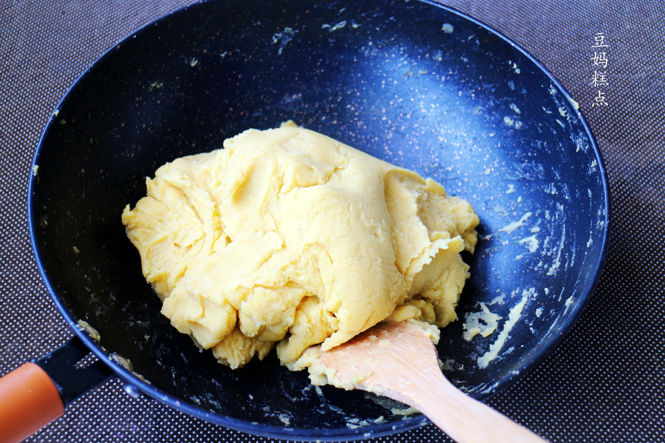 如何自制绿豆糕简单做法,自制绿豆糕用什么方法