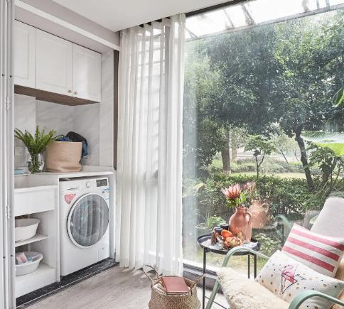 阳台洗衣机吊柜怎么做最实用,阳台洗衣机吊柜不做后期做可以吗