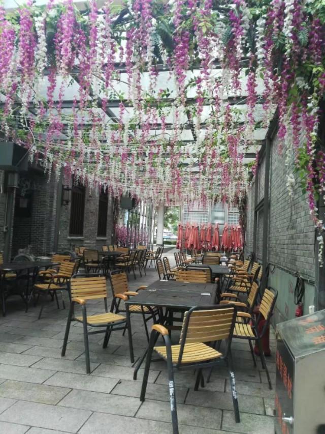 年轻人的儿童乐园,宁波老外滩酒吧一条街