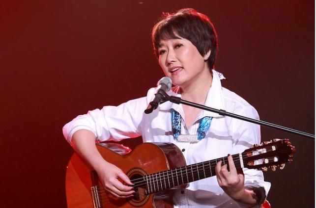 综艺大观谁主持过,综艺大观第一期主持人