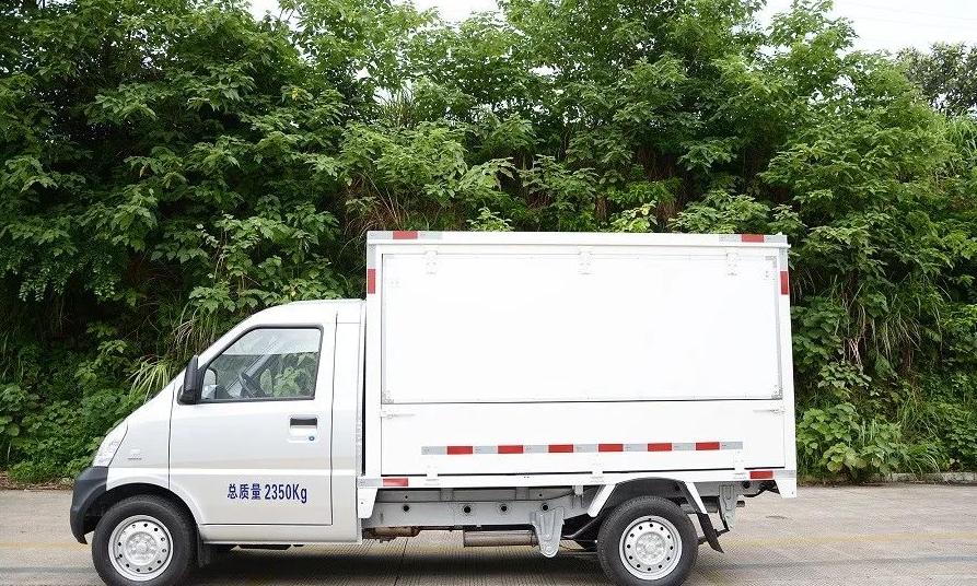 五菱最强地摊车,五菱地摊车双排最新款多少钱