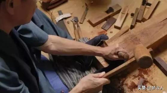 老木匠说“凳不离三、门不离五、床不离七、棺不离八、桌不离九”