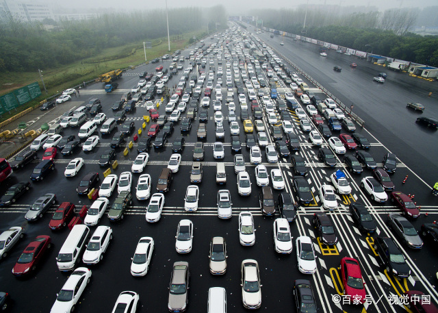 高速前车突然急刹怎么处理,高速前车突然急刹是什么原因