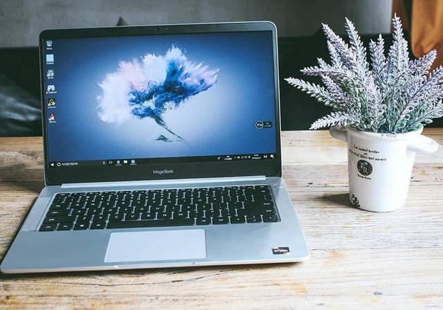 笔记本电脑太重,使用感受最舒适的轻薄笔记本