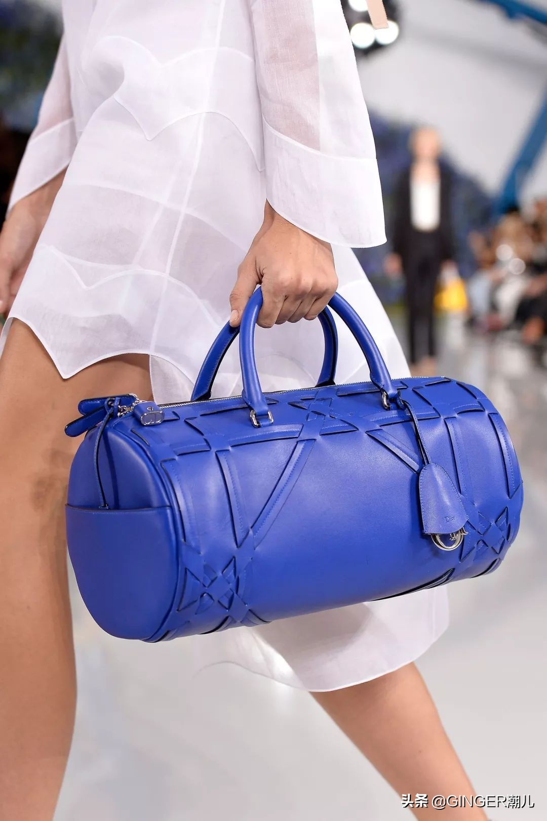 刚公布的潘通年度色怎么玩？