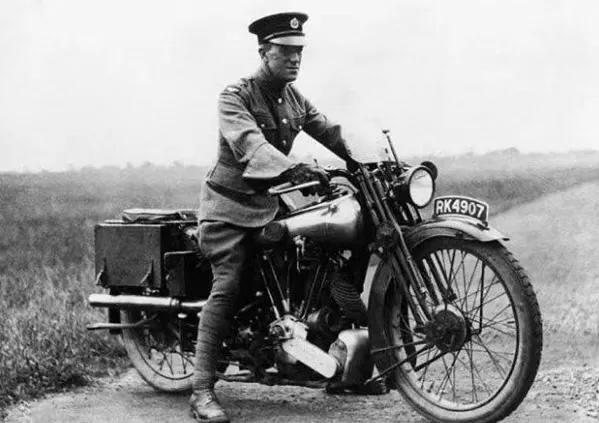 头盔一夜之间爆红,头盔一夜之间大涨价