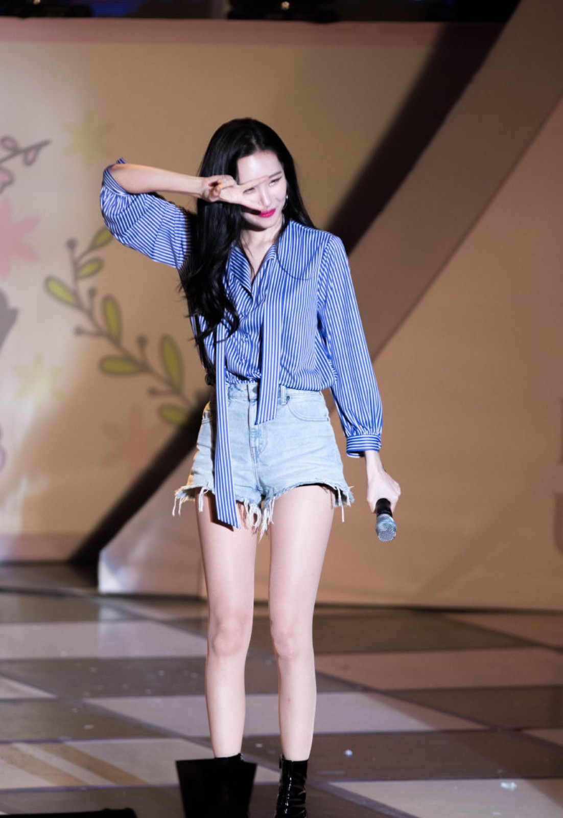 宣美heartburn碎花白裙子,宣美粉色碎花裙