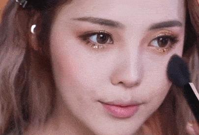 平价腮红收敛色和膨胀色的推荐,低饱和裸杏色腮红推荐