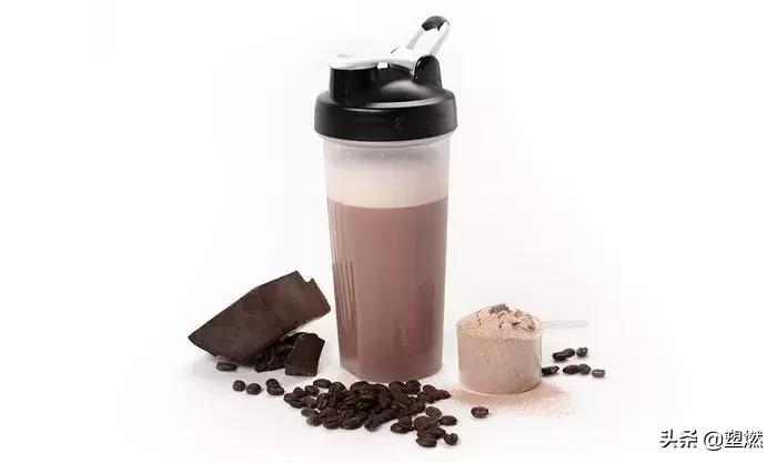 健身喝乳清蛋白还是酪蛋白,健身补剂套餐白金乳清蛋白粉