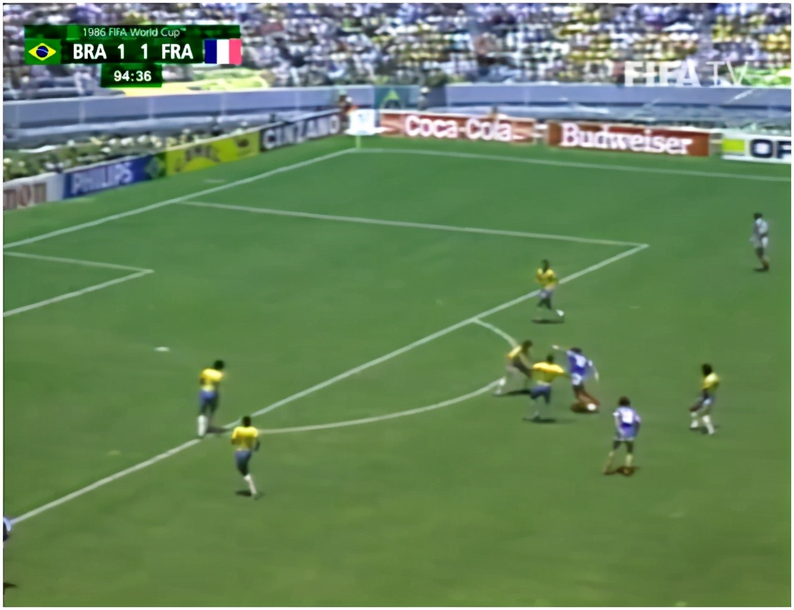 1986法国巴西经典之战,2006世界杯法国1-0巴西比赛图片