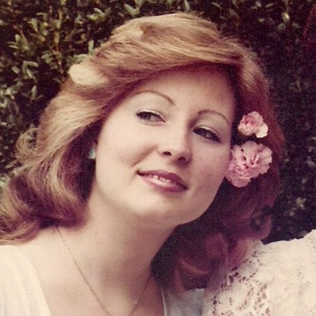 家人接连过世美国男子苦叹不幸,第二任妻子有怀疑,就雇了个侦探