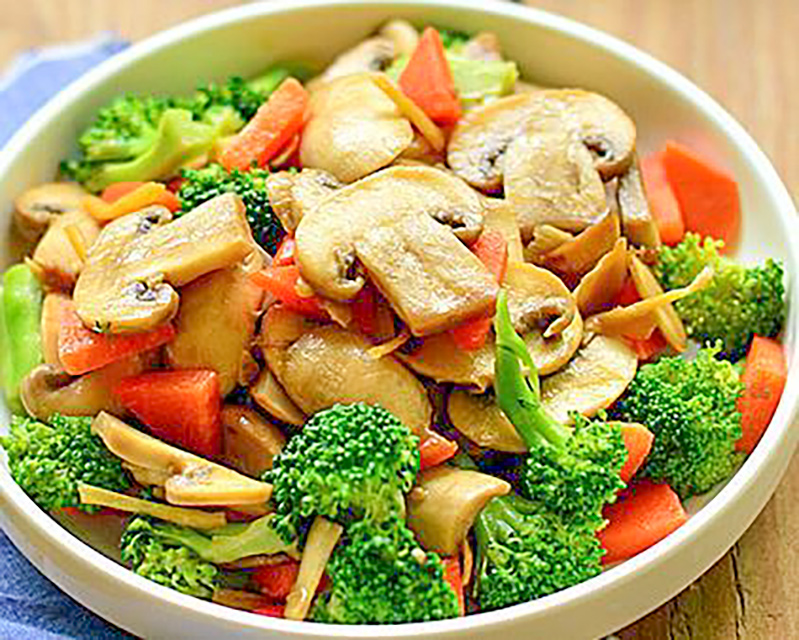 炒蔬菜时,学会这4个秘诀,叶子翠绿不发黄,清脆爽口又美味