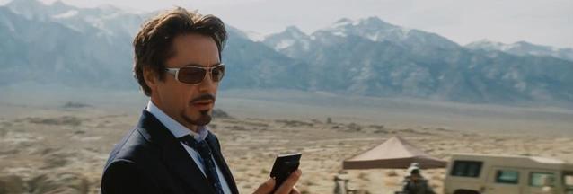 数码考古：钢铁侠用什么手机？