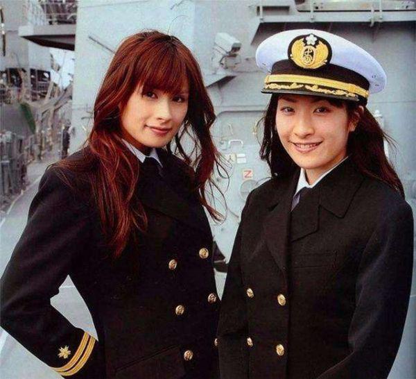 从“一日舰长”说起：日本自卫队频打“美女牌”为哪般？