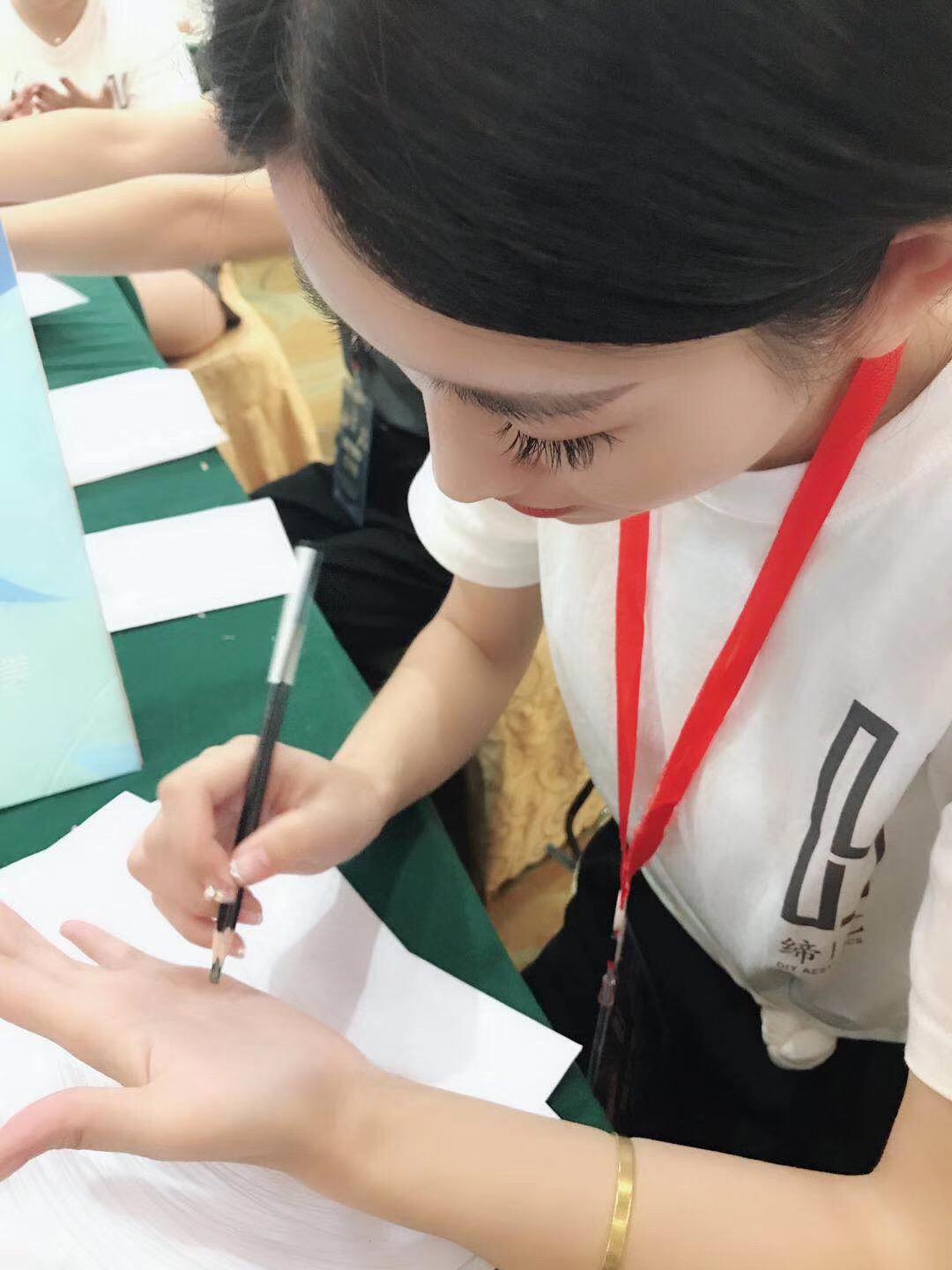 纹眉怎么纹不会被坑,纹眉新手先从哪里开始纹