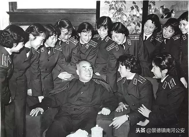 军队文工团礼服服装,文工团演出服