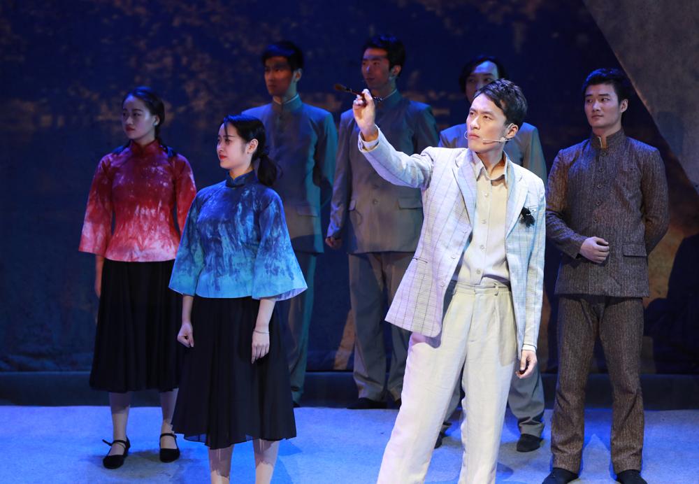 横眉冷对千夫指鲁迅500字,横眉冷对千夫指鲁迅的图片