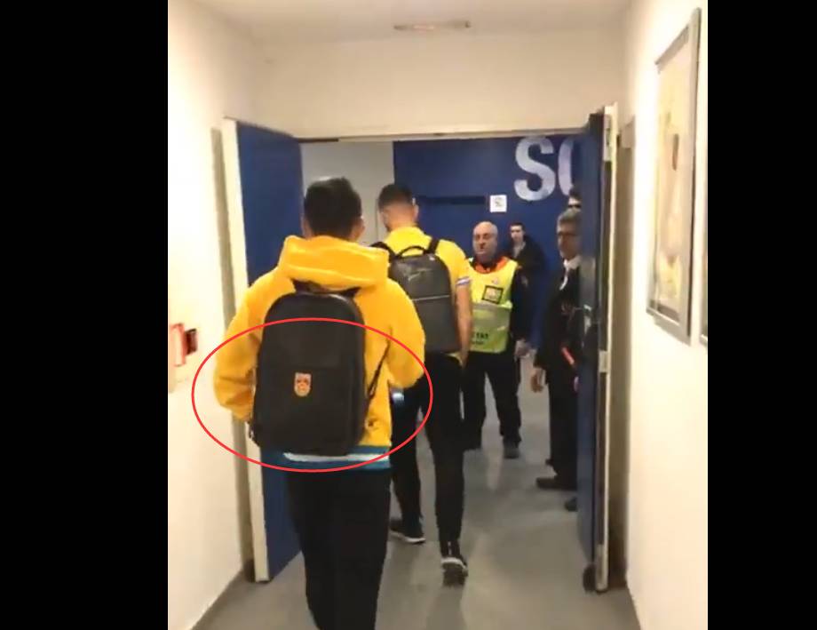 武磊国足背包,武磊西甲首发出战