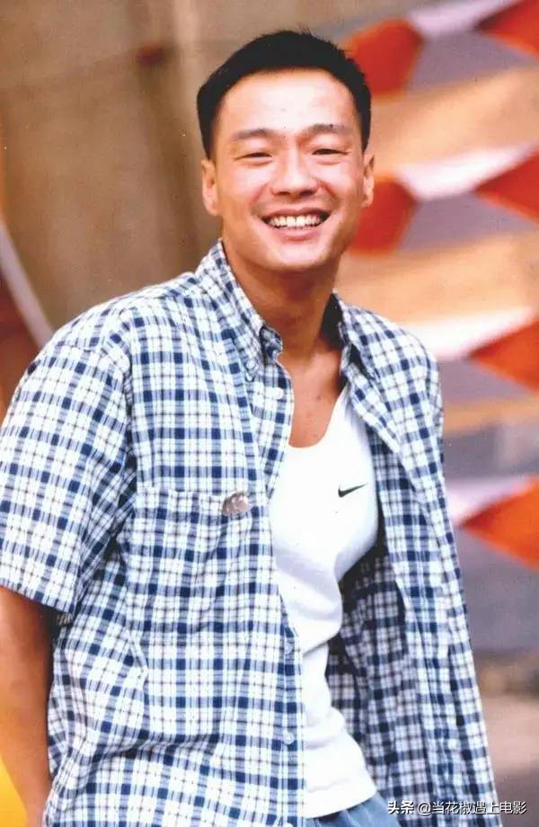 他自甘堕落演抹黑香港警察，“惯犯”王喜的劣迹何止这一桩