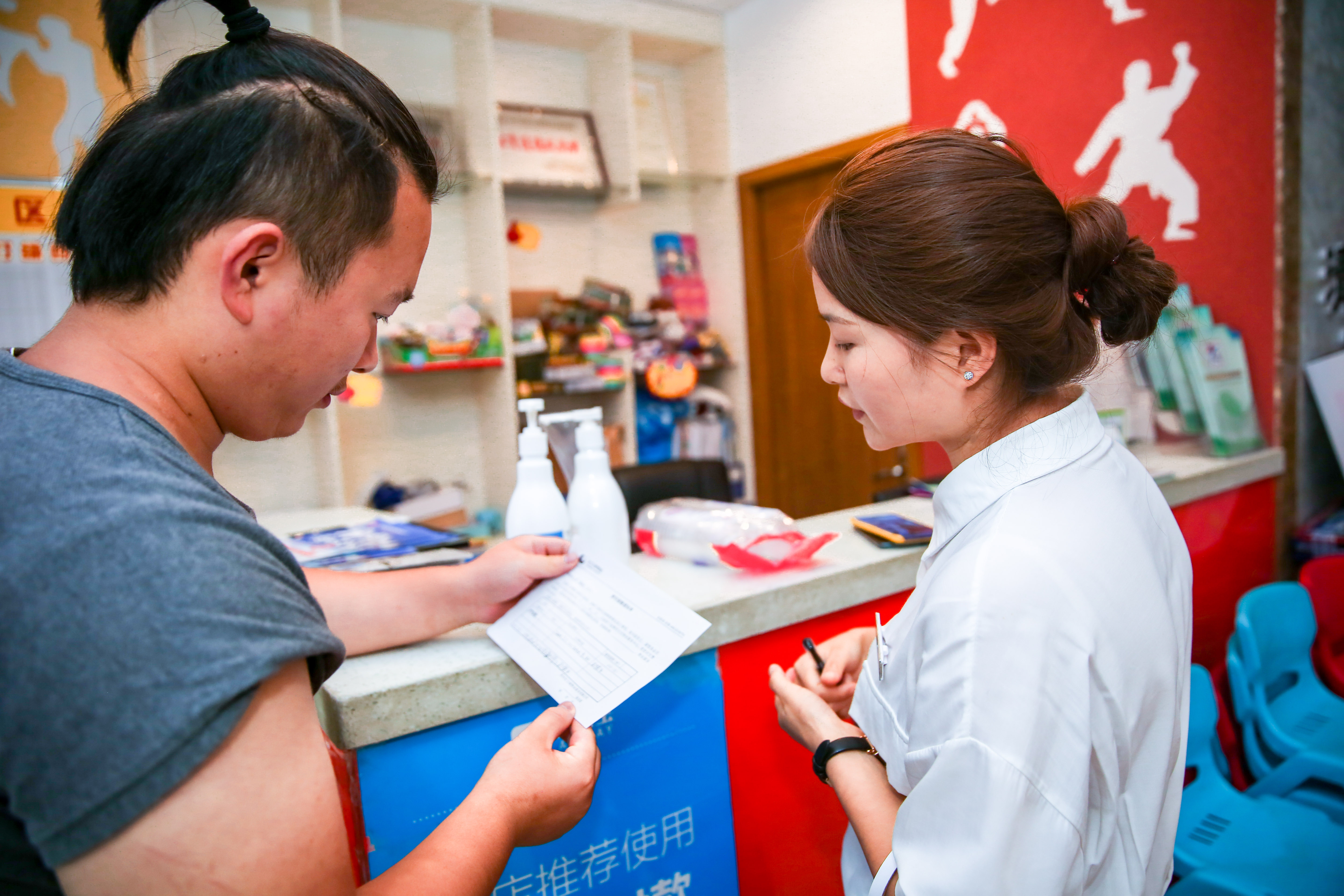 「身边*党**员」“宏管家”罗冰霜：在“走心”的服务中践行初心使命