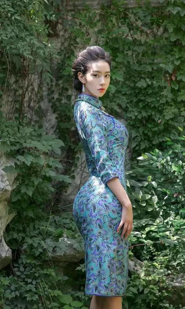 江湖夜雨十年灯怎么翻译,江湖夜雨十年灯古诗