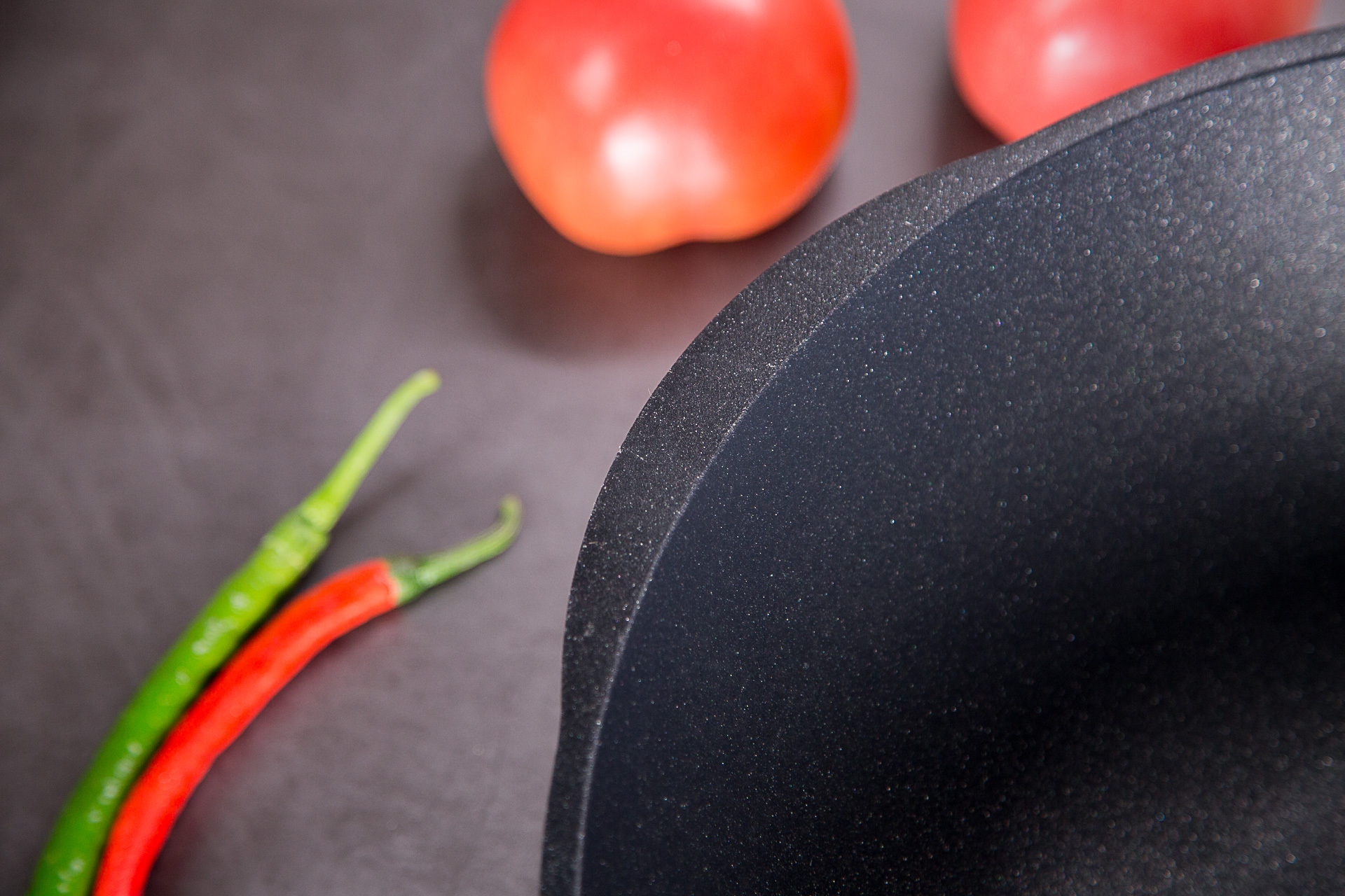 哪个牌子无油烟炒锅比较好,真正的无油烟炒锅选什么牌子的好