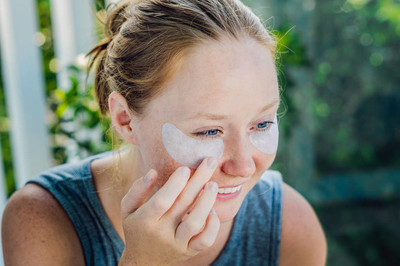 眼部鱼尾纹图解,女生眼部鱼尾纹前后对比