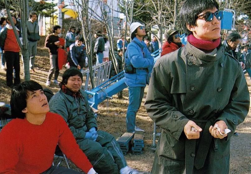 元彪洪金宝铁三角电影,成龙元彪洪金宝铁三角唱歌