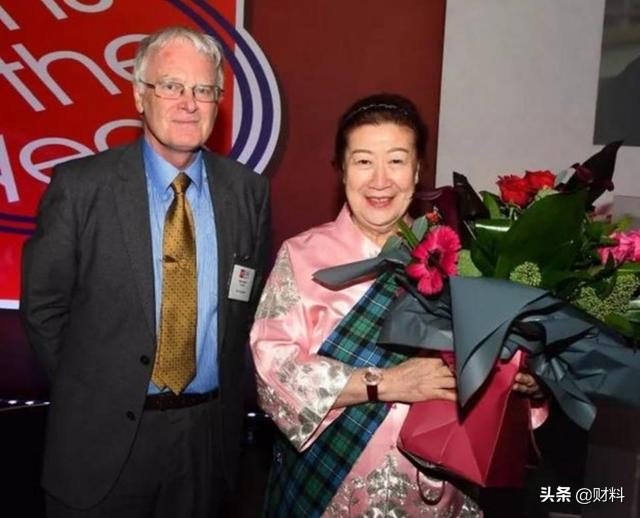 50岁大妈创业靠卖不入流的小东西,70岁创业老太太曾经身家千万