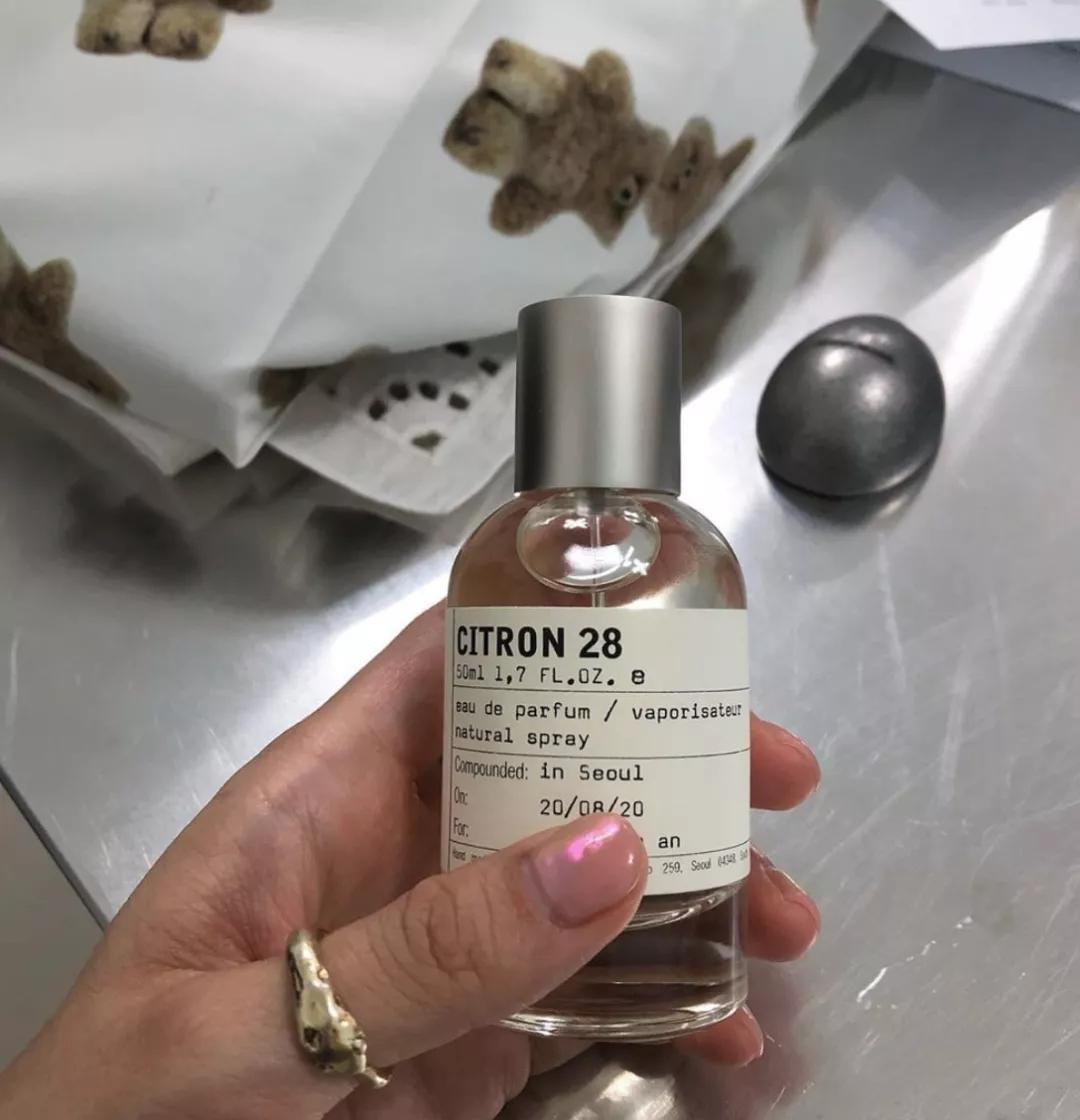 ins上有名的韩国独居博主,38岁独居全职博主