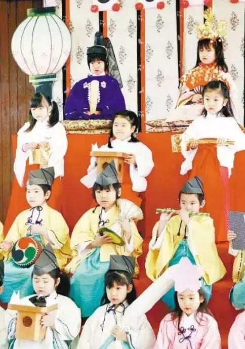 小男孩多次跳箱失败教练鼓励,儿童跳箱失败