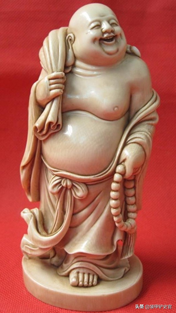 日本军官买东西,日本抢中国古董文物值多少钱