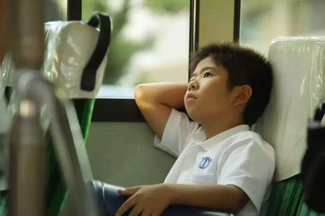 女学霸成绩下滑太快了,学霸女孩的成绩一落千丈