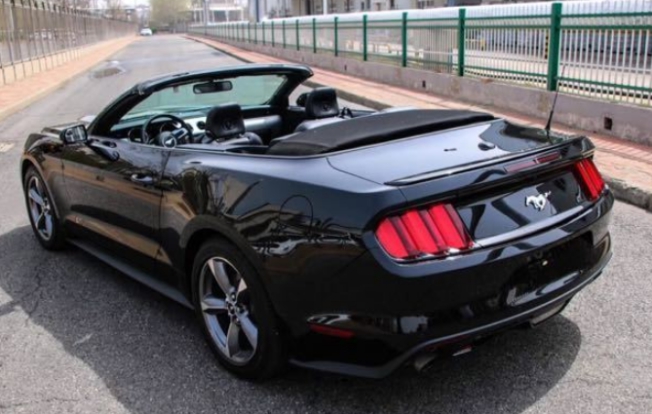 野马和科迈罗到底选哪个,福特野马和雪佛兰科迈罗哪个省油