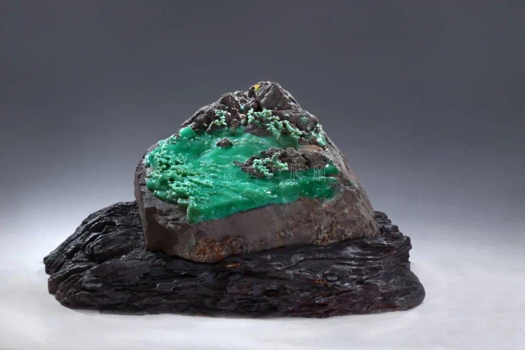 雅安绿石简介图文,雅安绿石