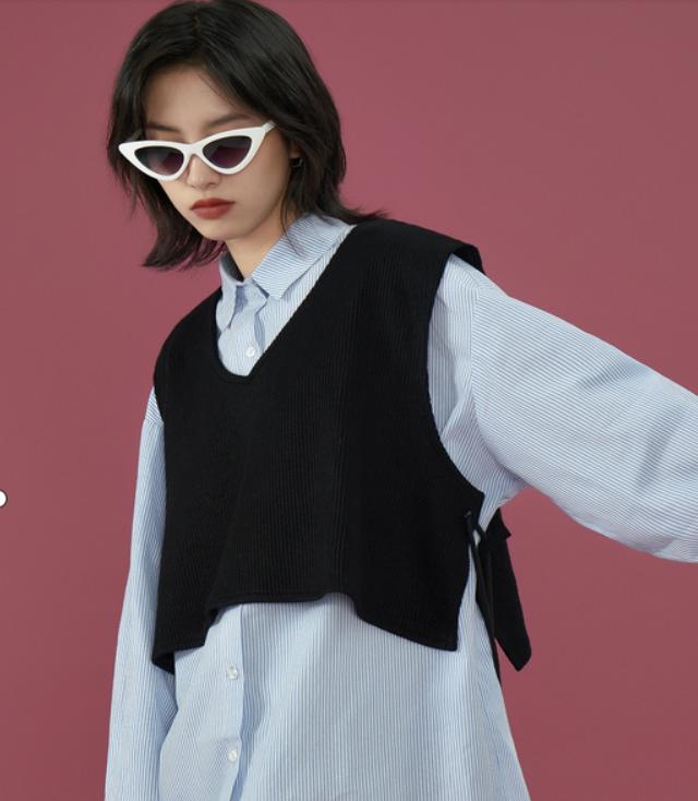 穿黑色衣服显老怎么搭配,黑色衣服显老还是显年轻