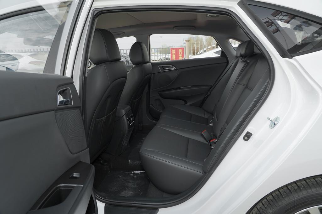 现代名图是b级入门车,保值率高紧凑型车排名