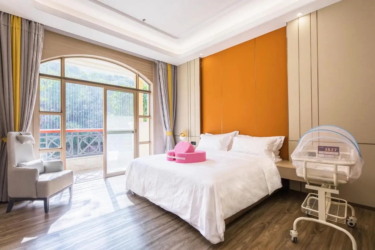 月子家人照顾还是请月嫂,家人月子陪护需要做什么